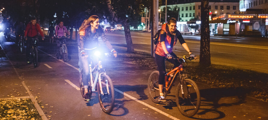 Riskant veer buik Het wordt weer vroeg donker: alles wat u moet weten over fietsverlichting -  MAX Vandaag