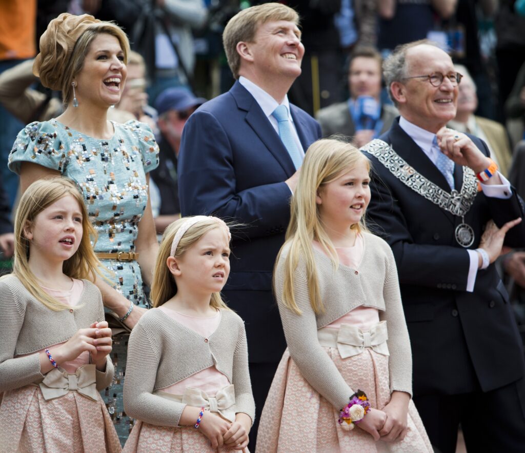 Vervallen lijden vals 10 x feestelijke kleding van het koninklijke gezin tijdens Koningsdag - MAX  Vandaag