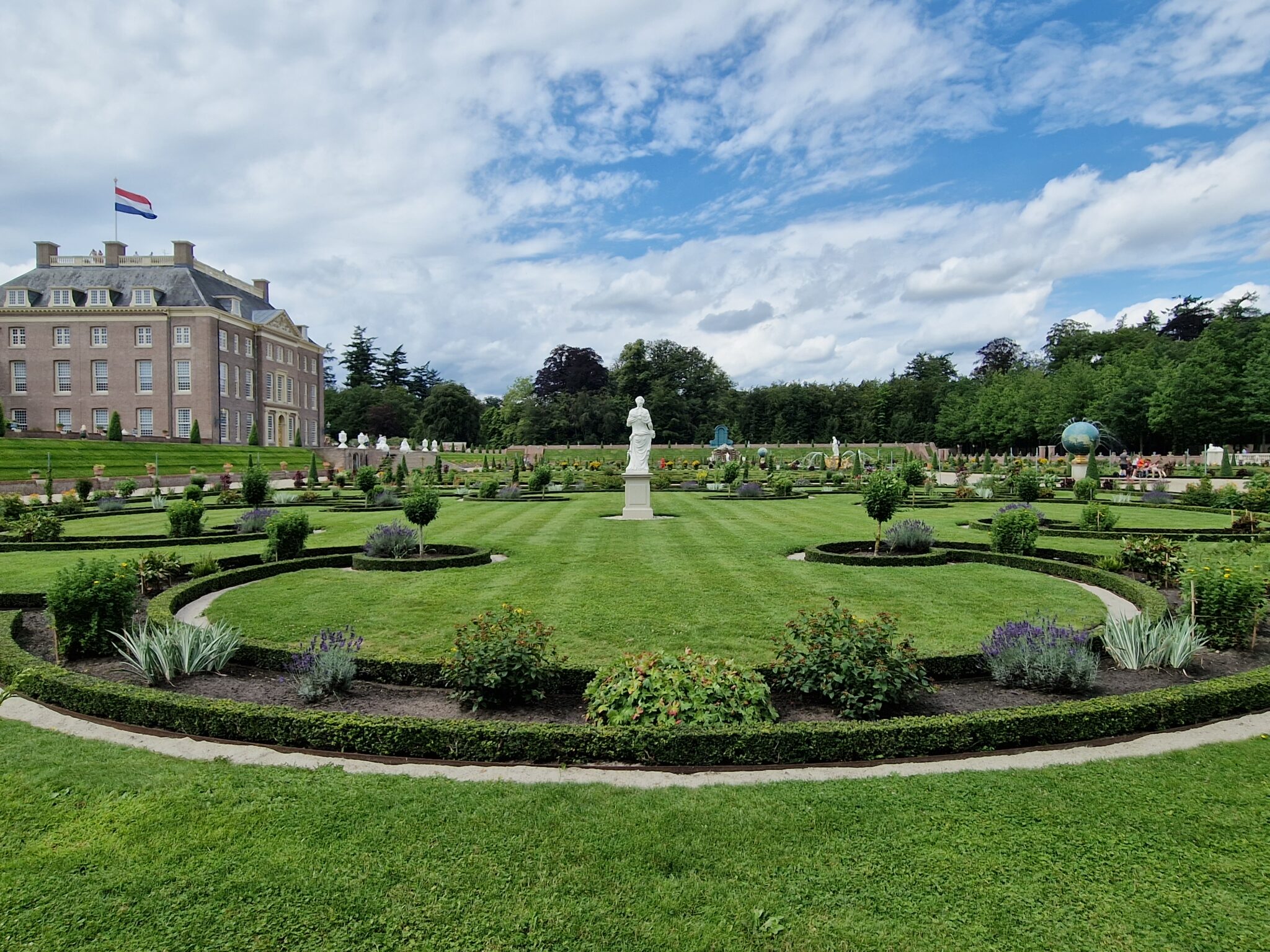 Tuinbezoek: de tuinen van Paleis Het Loo - MAX Vandaag